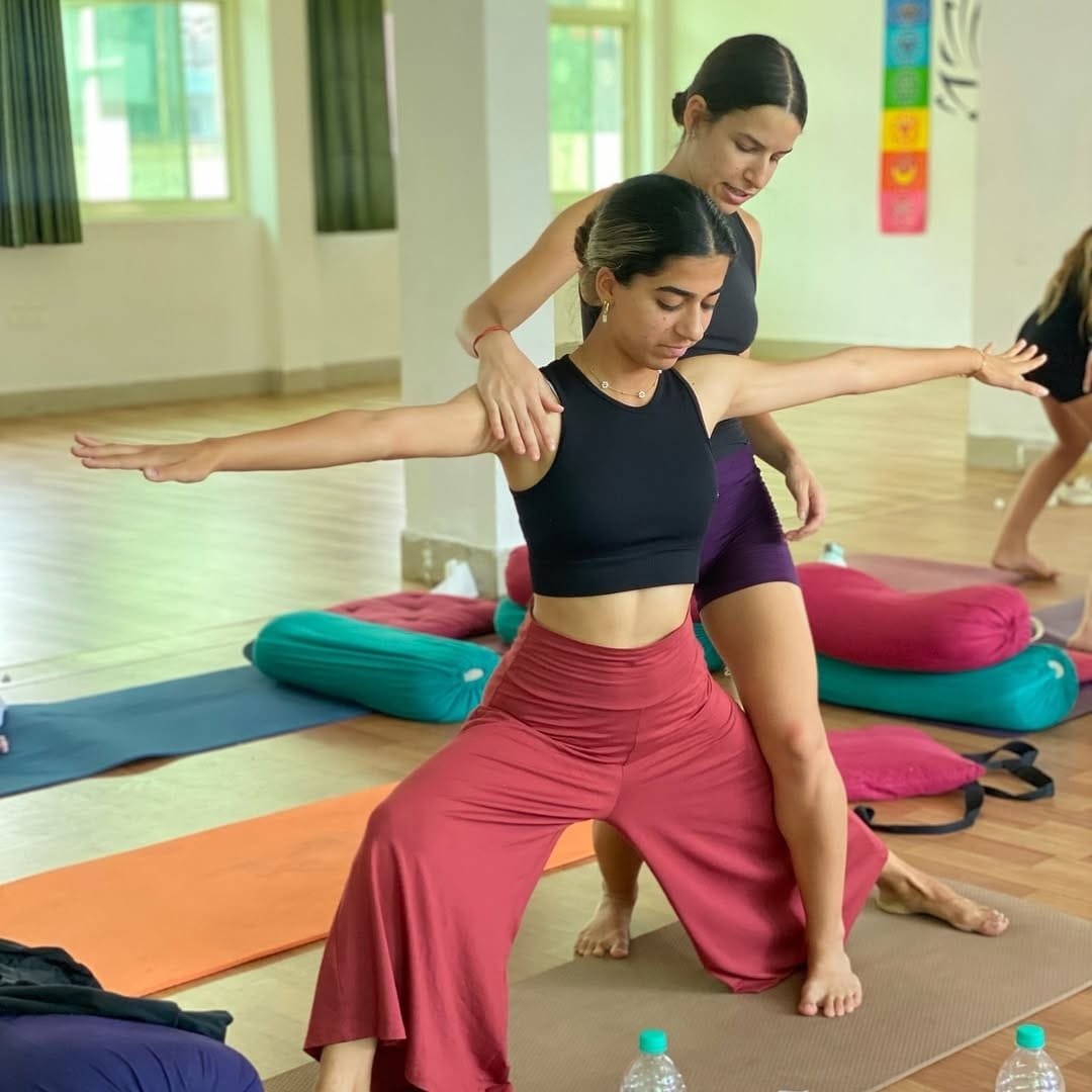 200 Hour Yoga Teacher Training Students Practicing Yoga