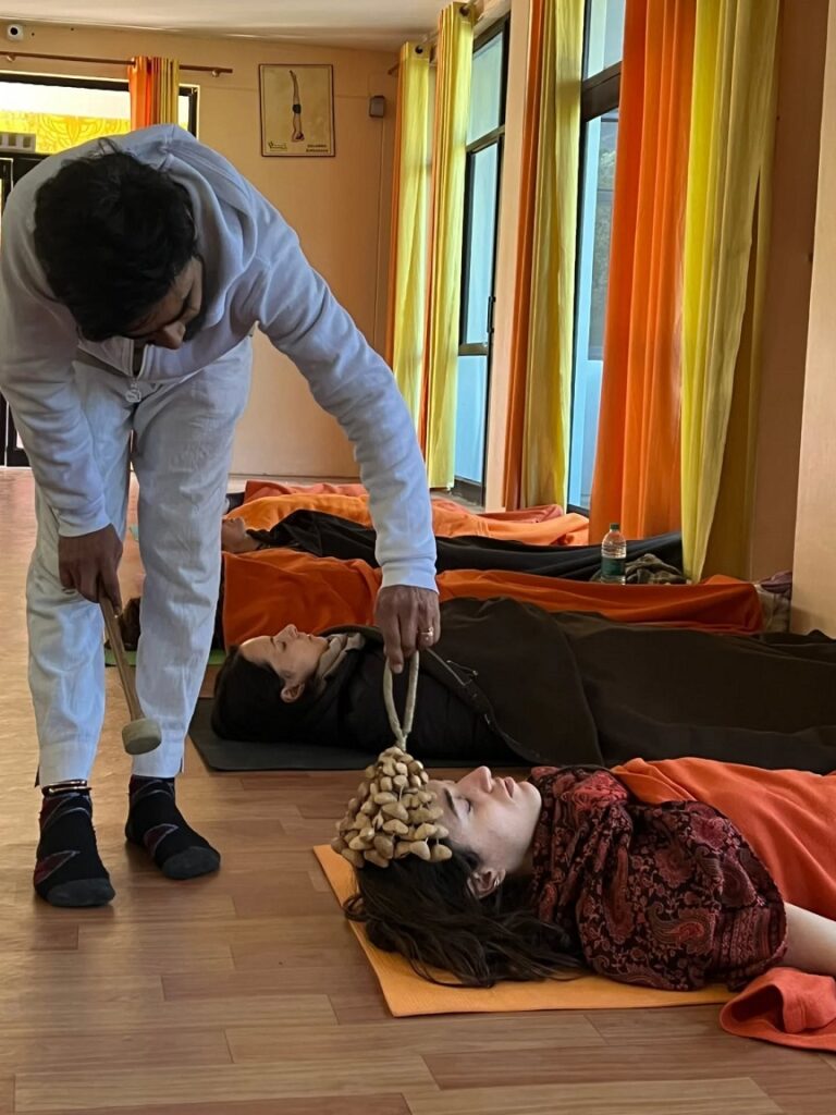  Corpse Pose (Savasana)