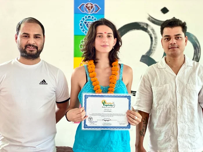 Certificatieceremonie van 500 uur yoga opleiding bij Rishikul Yogshala