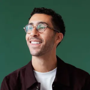 ביקורת של Simon Rodrigues על רישיקול יוגשאלה רישיקש