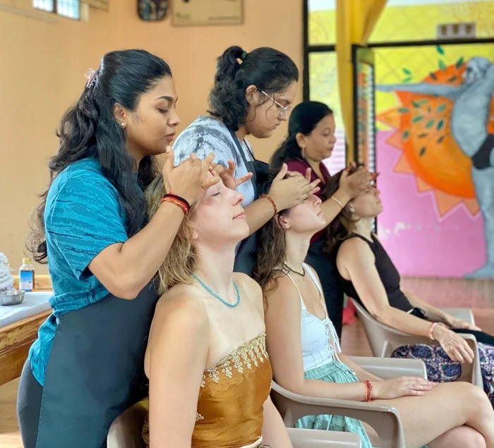 Ayurveda Yoga Workshop im Rishikul Yogshala Rishikesh